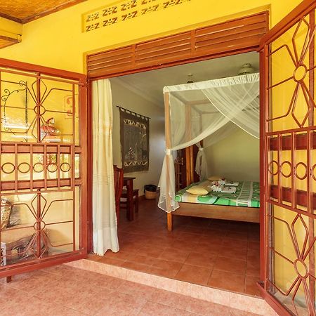 Airport Guesthouse Entebbe Luaran gambar